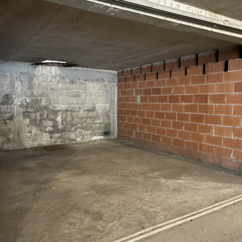 Toulouse, Croix de Pierre, Garage à louer