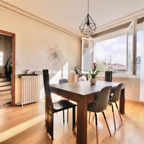 Croix de Pierre/La Pointe, Maison Familiale T4/5 avec jardin, terrasse et garage.