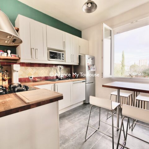 Croix de Pierre/La Pointe, Maison Familiale T4/5 avec jardin, terrasse et garage.